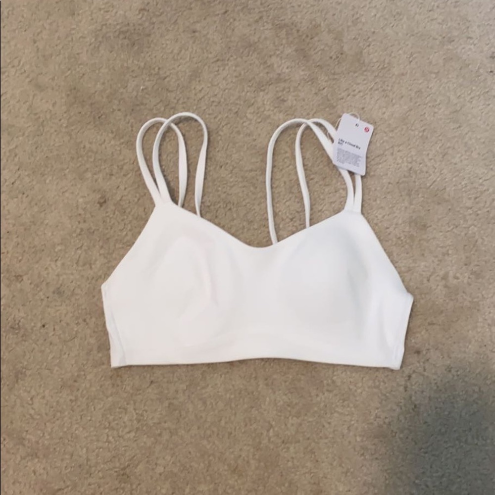 Lululemon like a cloud bra